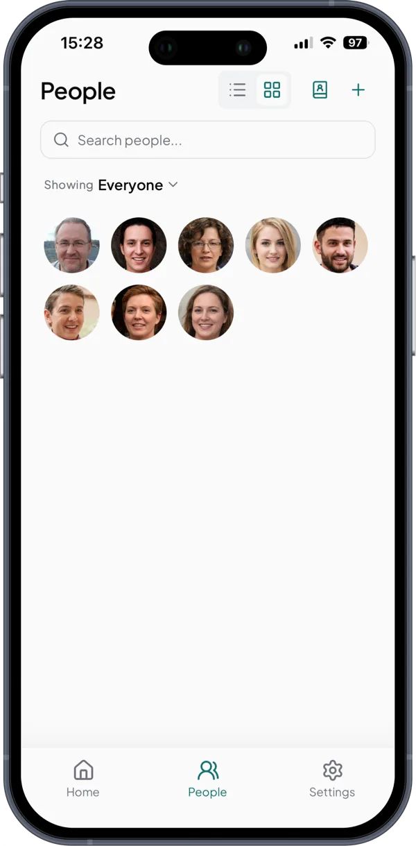 Kinu's People screen showing a small circle of eight people